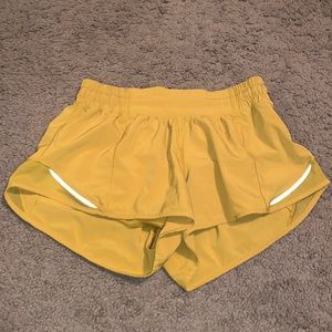 Lululemon Hotty Hot 2.5 Shorts